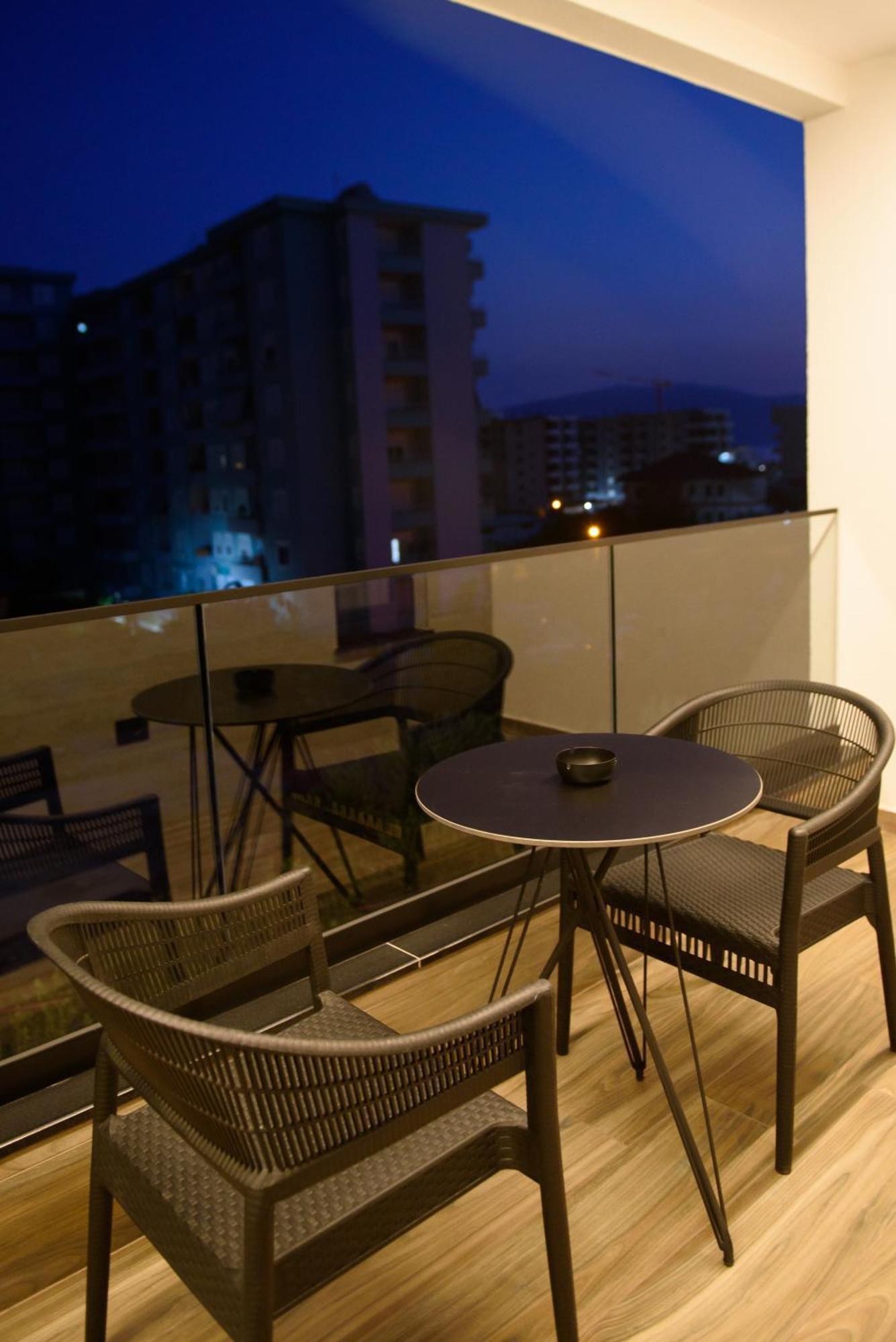 Calma Boutique Hotel Vlorë エクステリア 写真