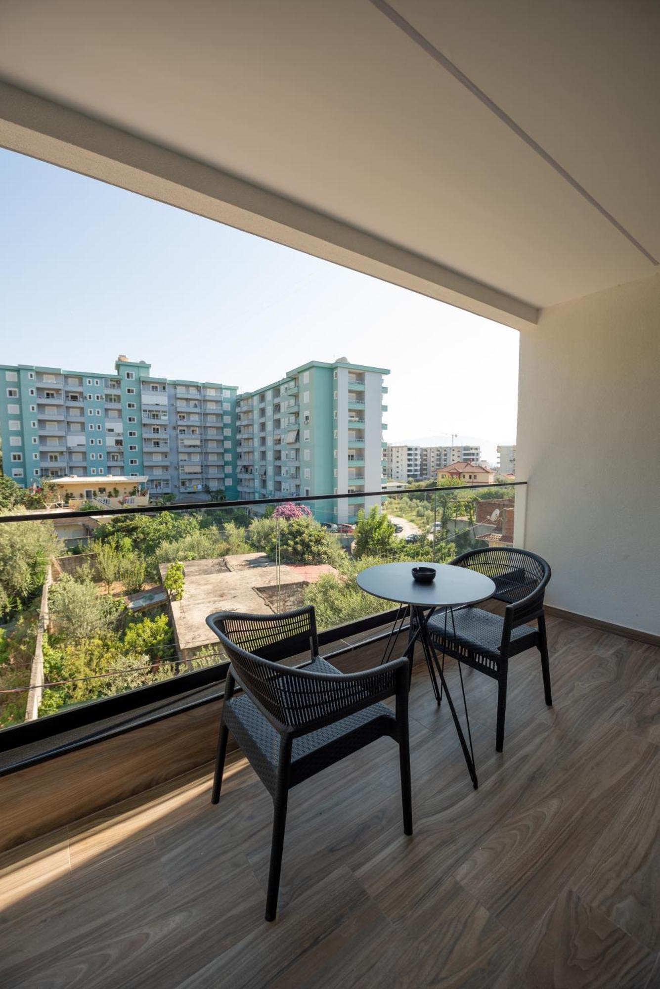 Calma Boutique Hotel Vlorë エクステリア 写真