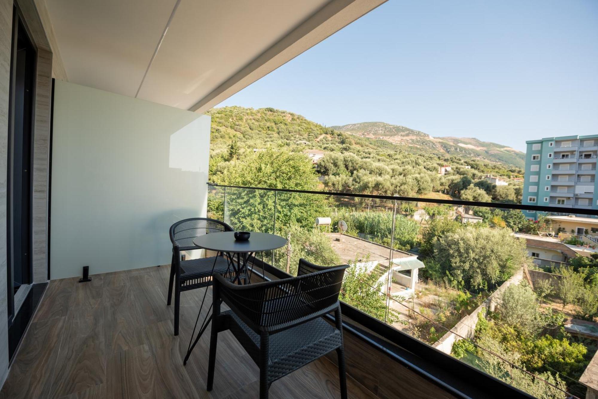 Calma Boutique Hotel Vlorë エクステリア 写真