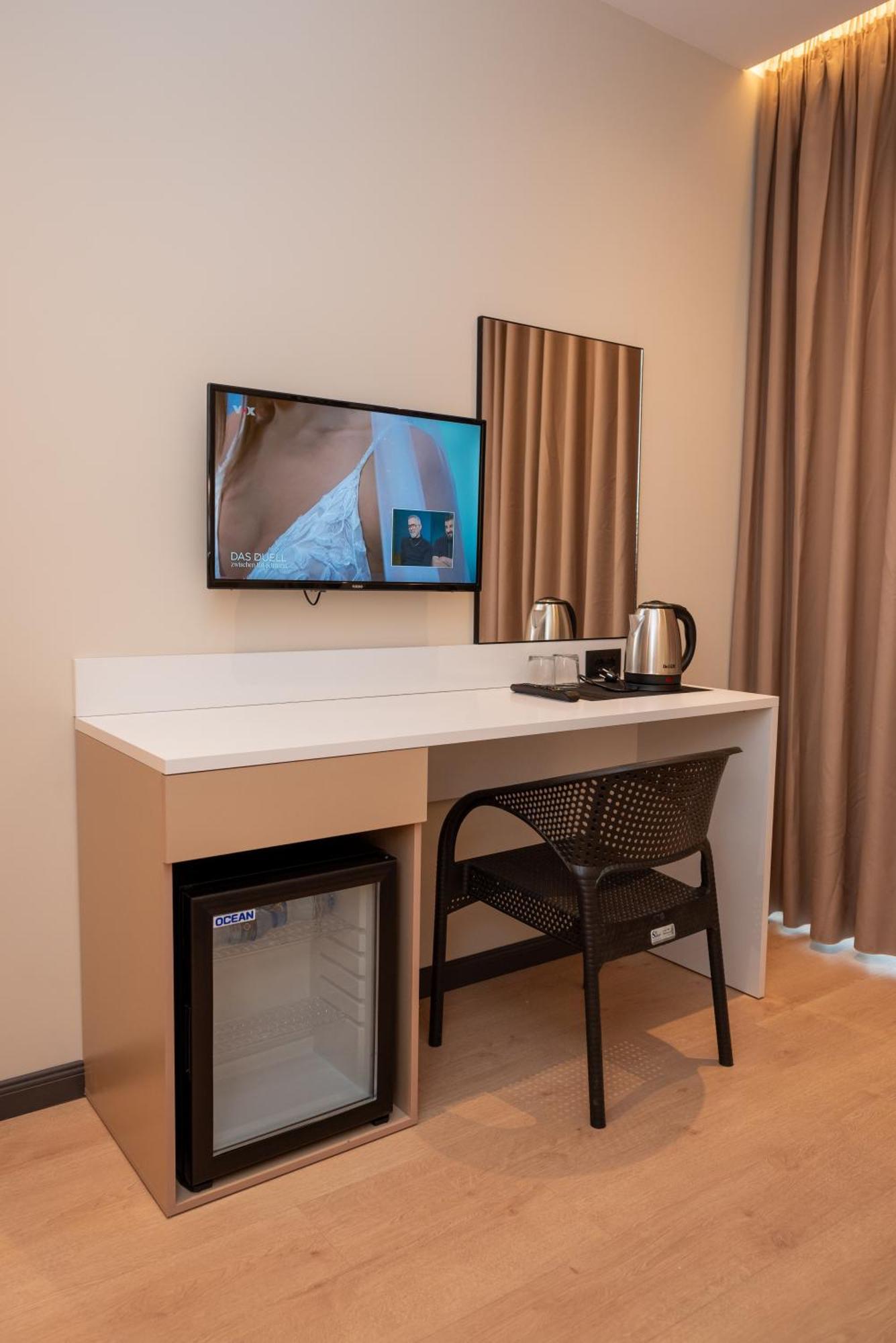 Calma Boutique Hotel Vlorë エクステリア 写真