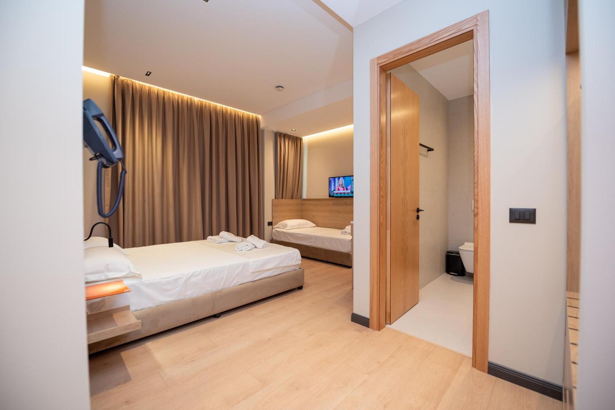 Calma Boutique Hotel Vlorë エクステリア 写真