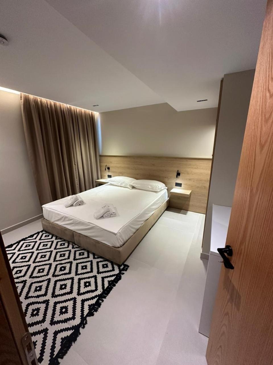 Calma Boutique Hotel Vlorë エクステリア 写真